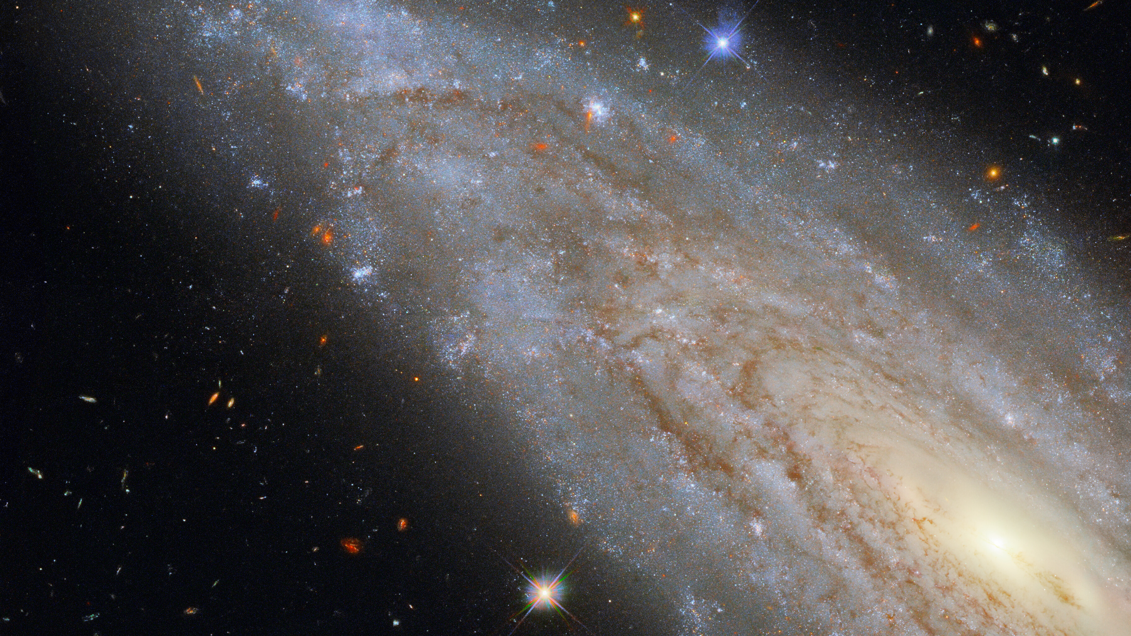 The spiral galaxy NGC 3254 is a Seyfert galaxy, meaning that it has an extraordinarily active core.