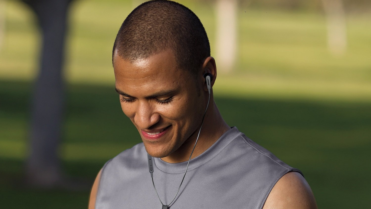 Man wearing earbuds