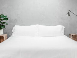 White bed 