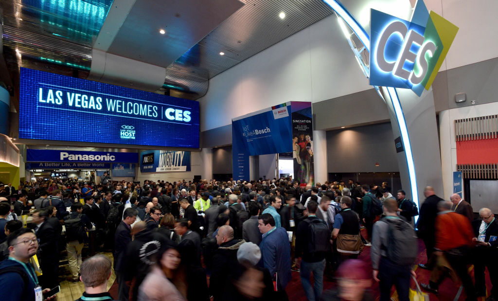 Crowds at CES 2020.