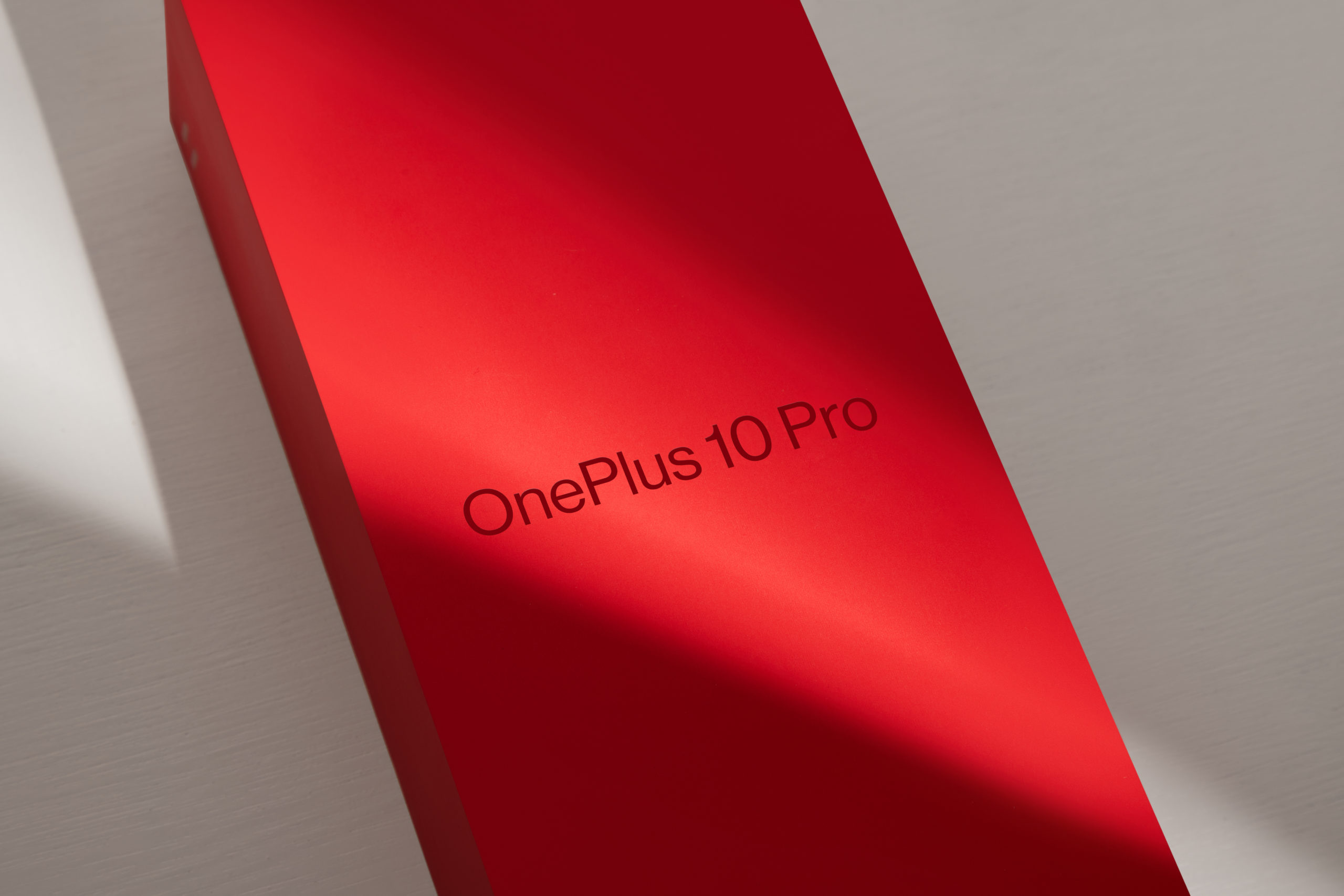 A red OnePlus 10 Pro box