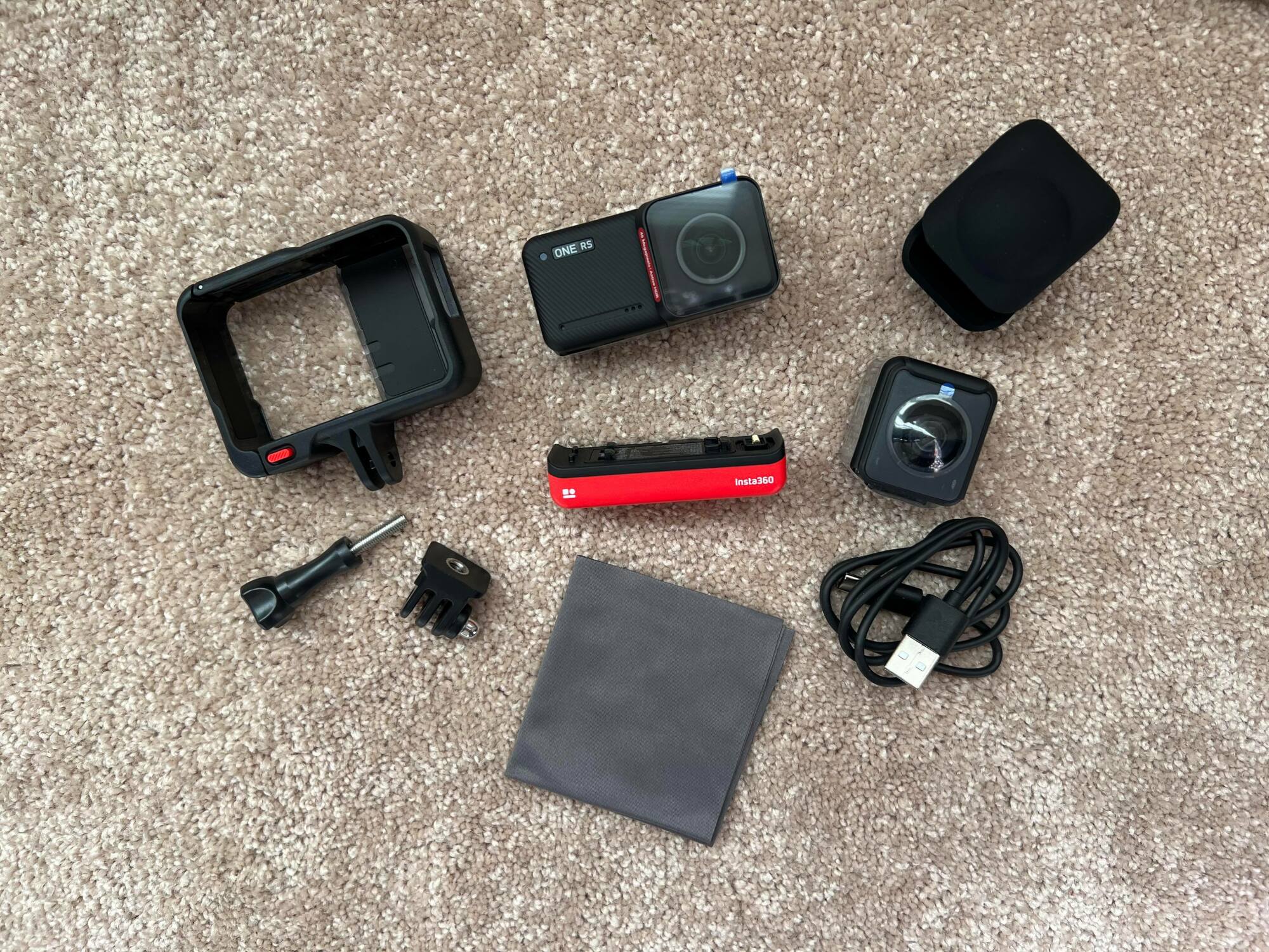 The Insta360 ONE RS Twin Edition's modular components.