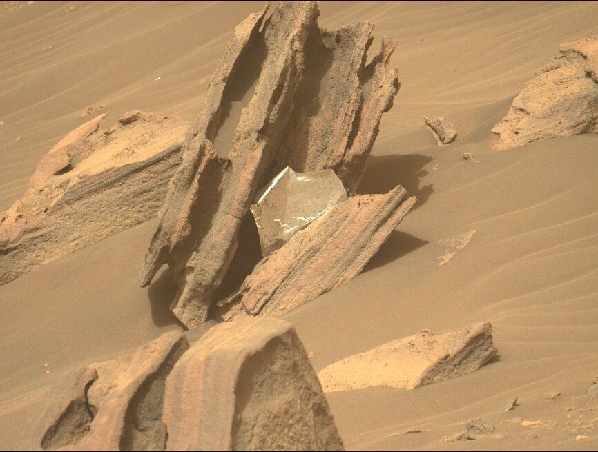 Debris on Mars spotted by a robotic Mars rover