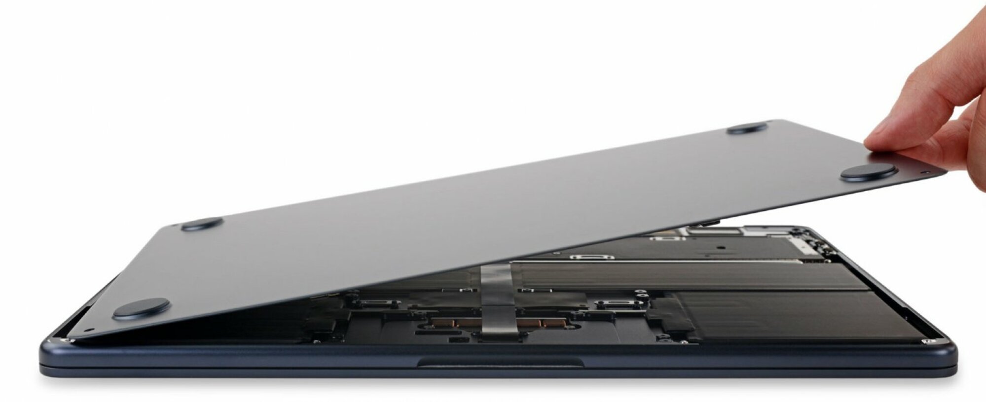 M2 MacBook Air teardown