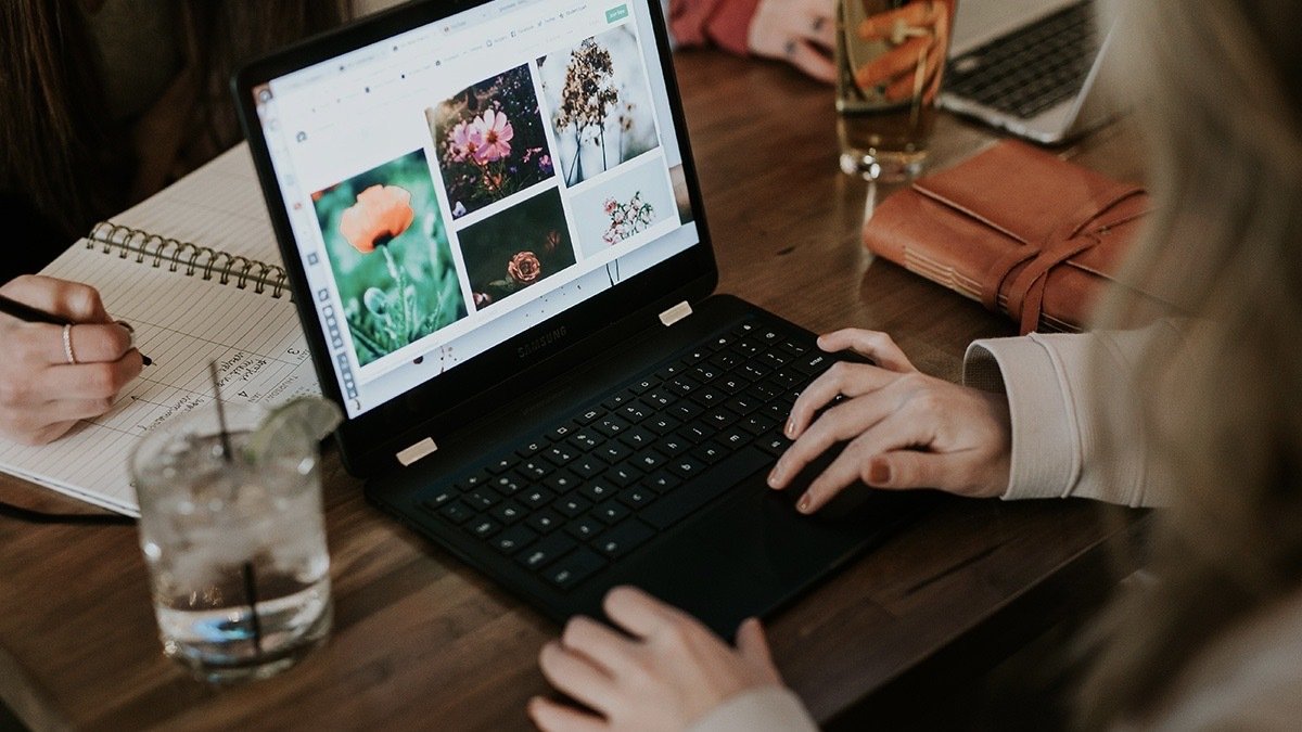 Person using the 3-year Superhero Plan to Markup Hero app.