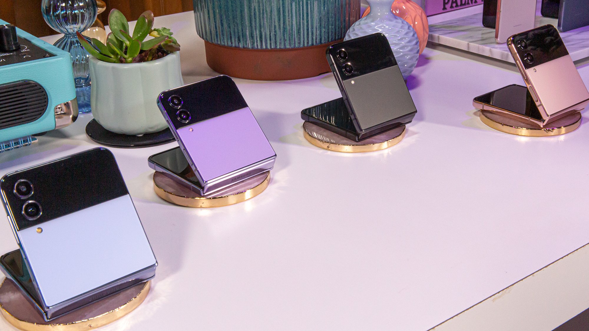 Four colors of the clamshell-like Galaxy Z Flip 4