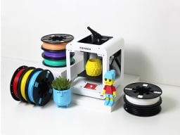 Toybox 3D Printer Deluxe Bundle on a white background.