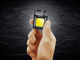 hand holding maglight mini