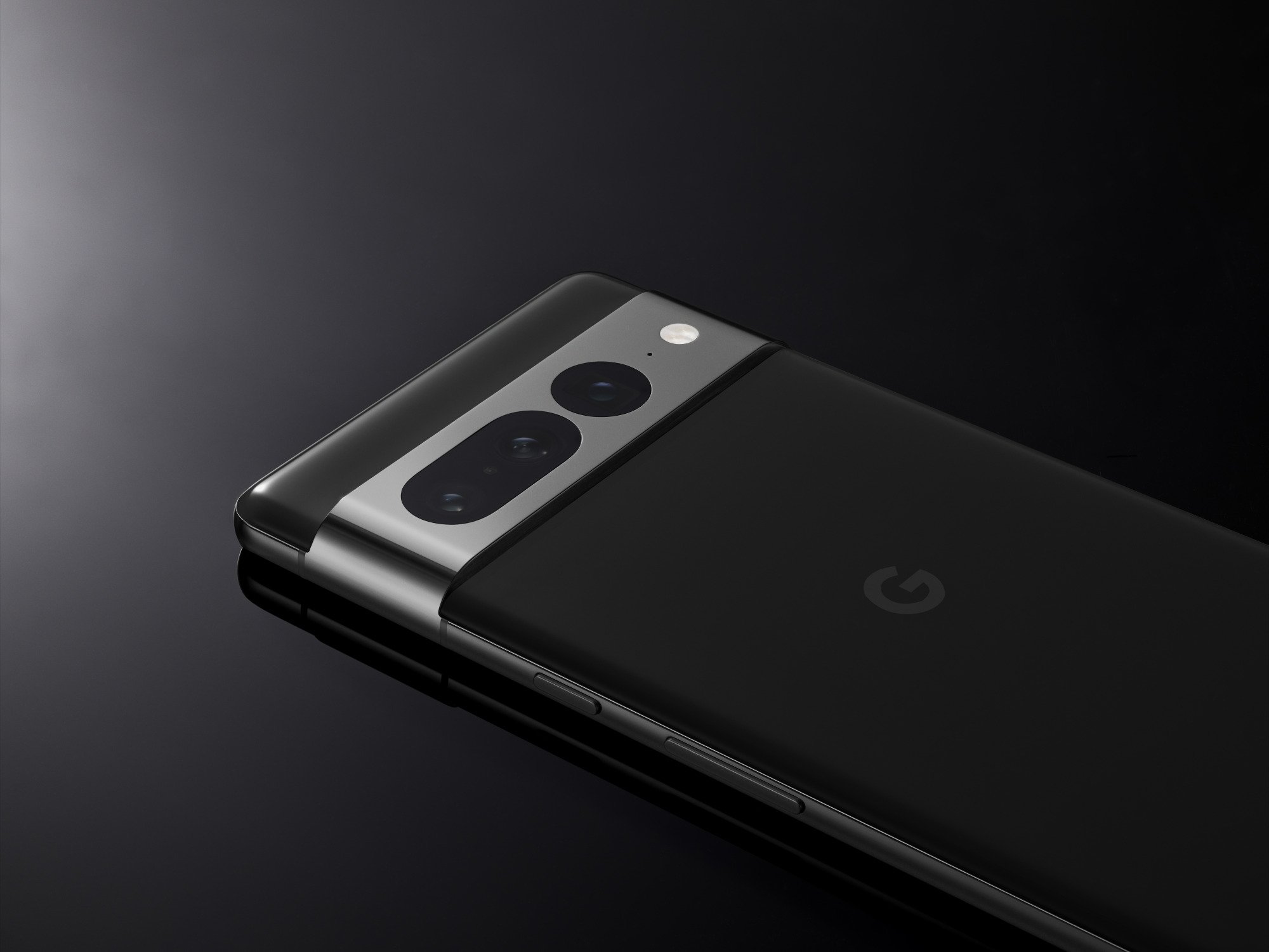 Close up of the Pixel 7 Pro in black