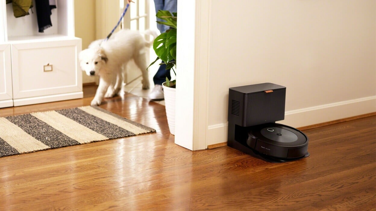 hero image j7+ irobot roomba