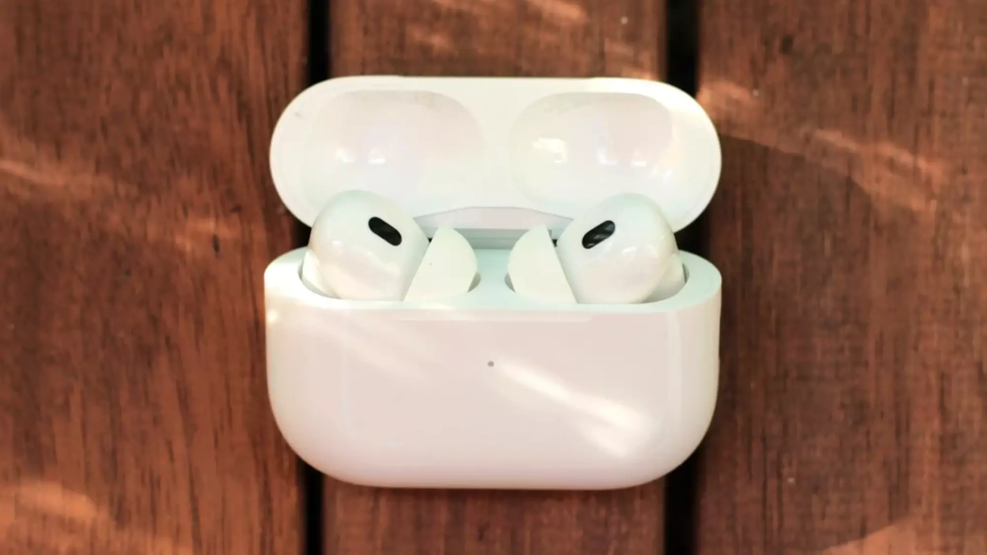 AirPods Pro 2022 in charging case
