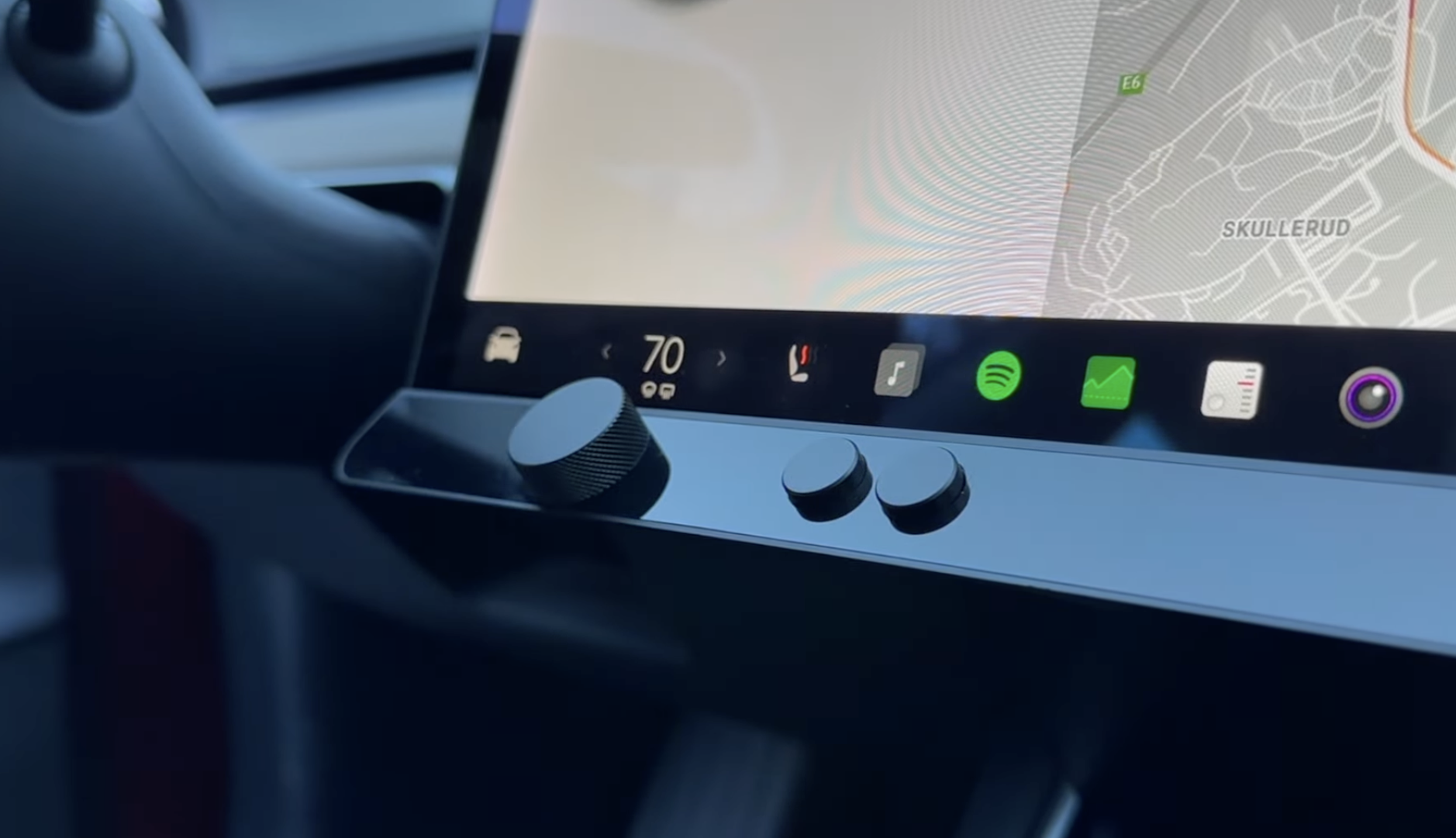 Tesla Ctrl-Bar