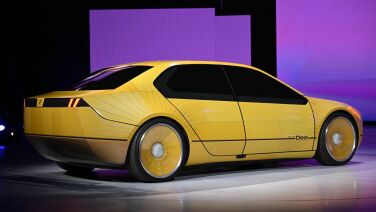 BMW i Vision Dee in yellow