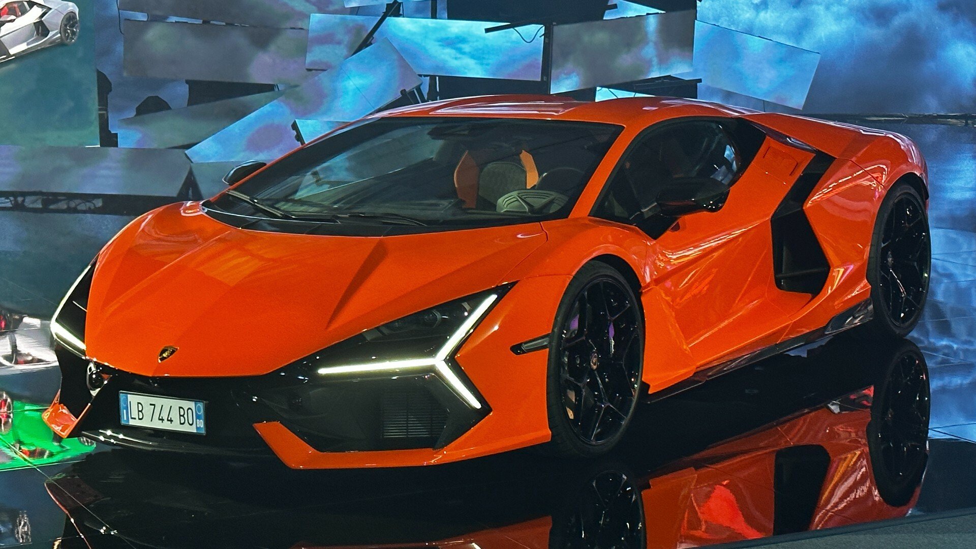 Lamborgini Revualto 