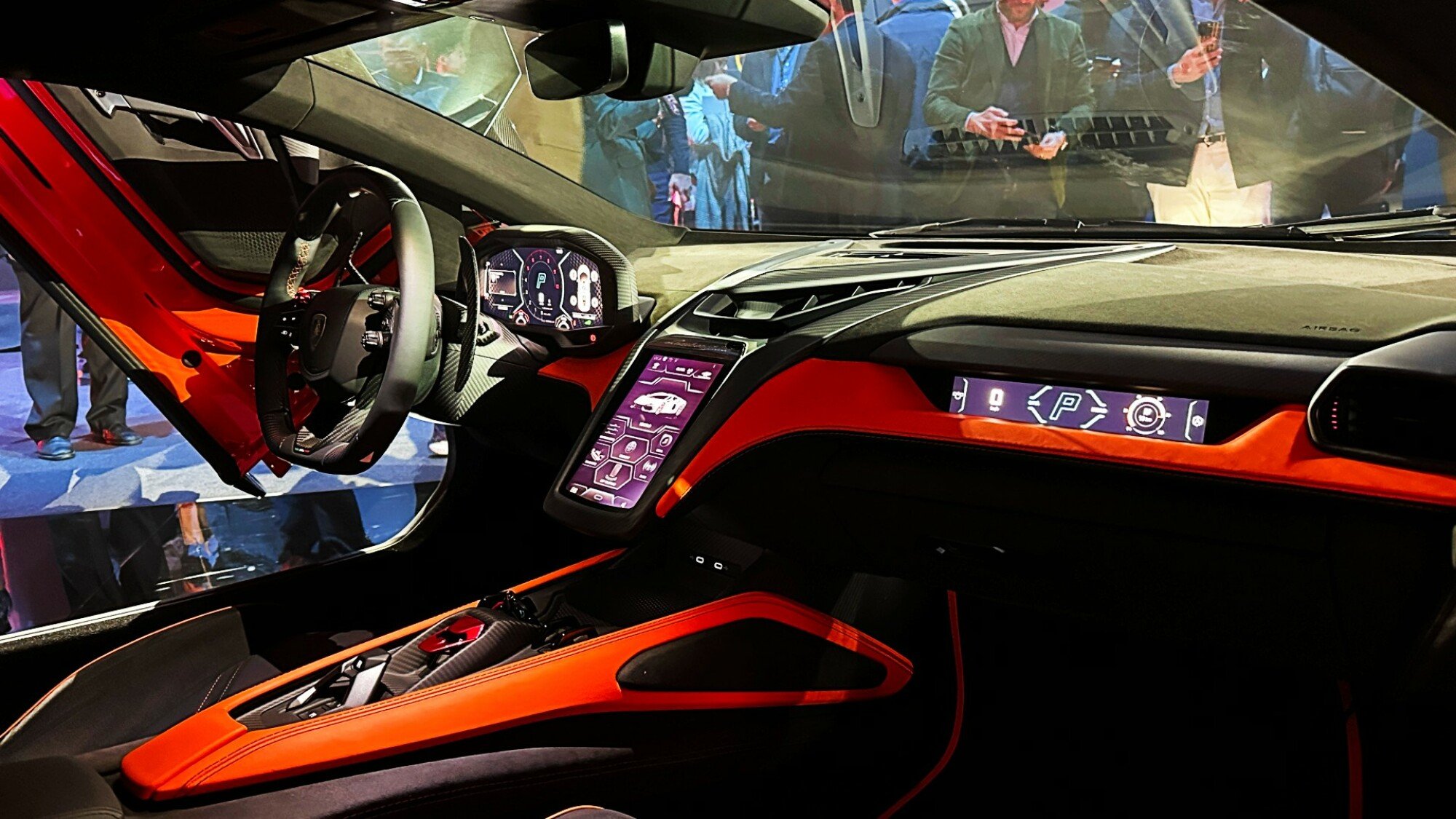 Lamborghini Revuelto