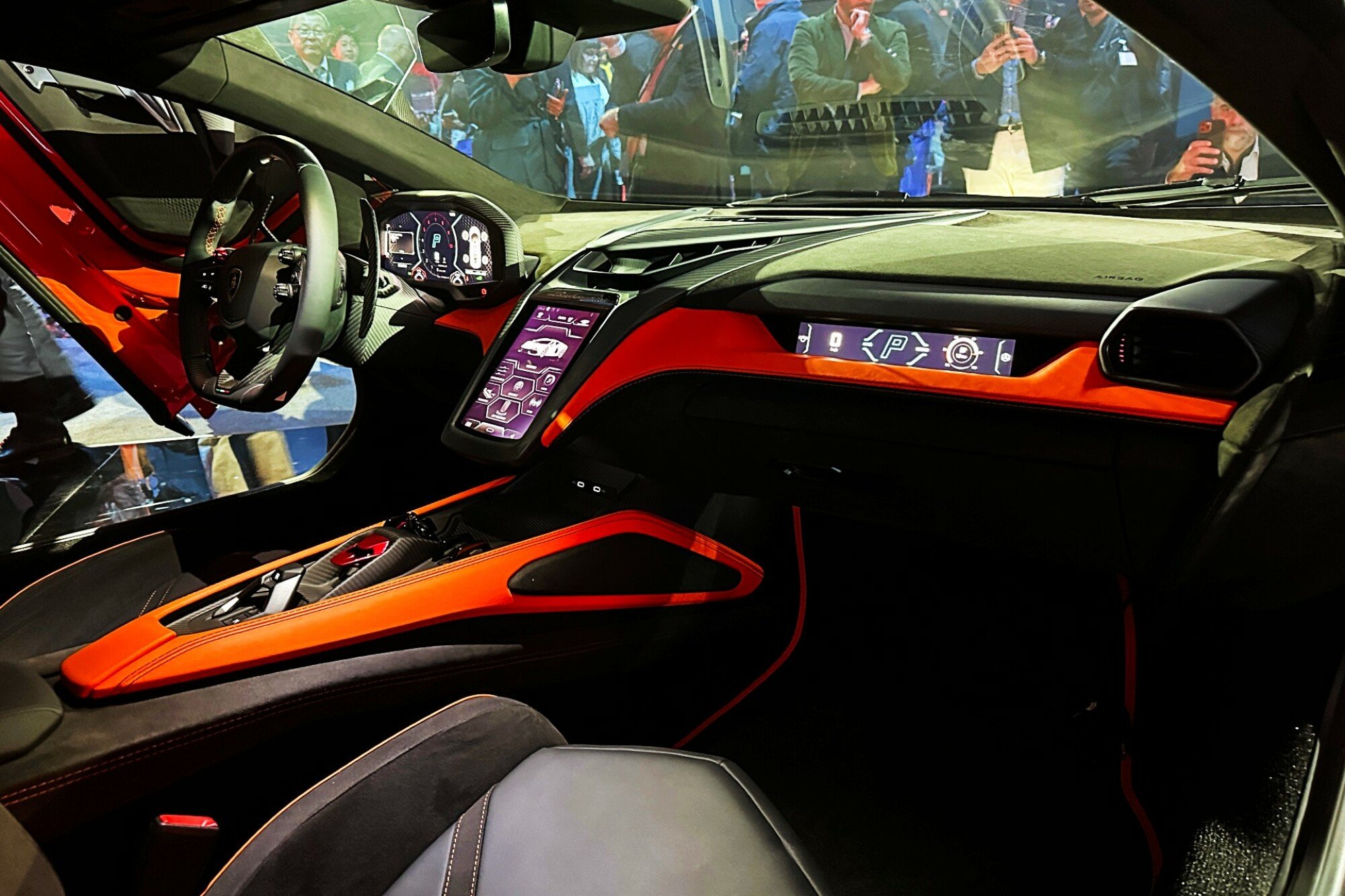 Lamborghini Revuelto