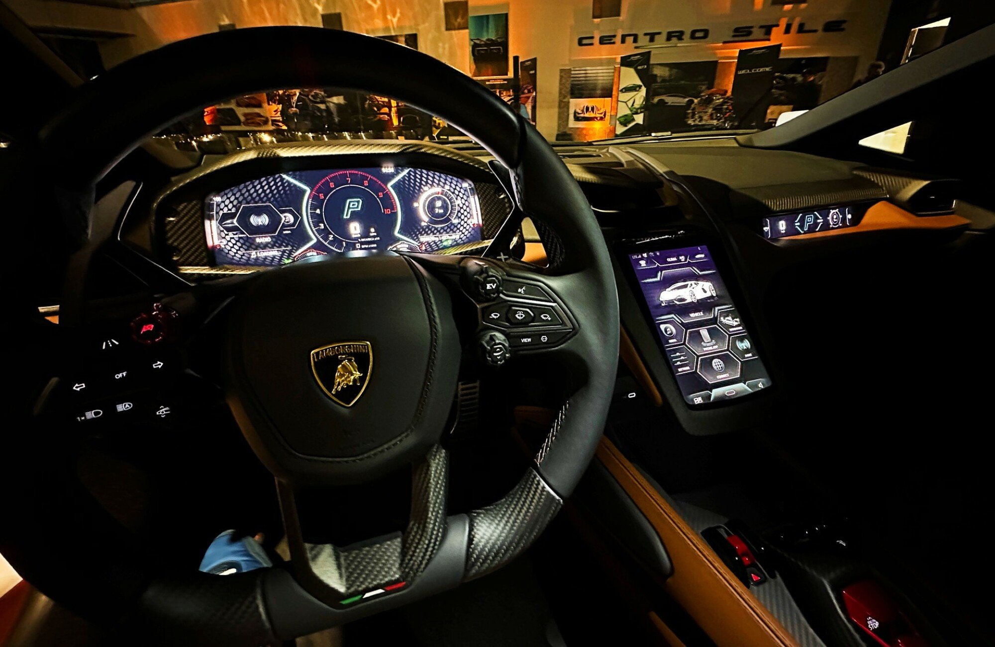 Lamborghini Revuelto