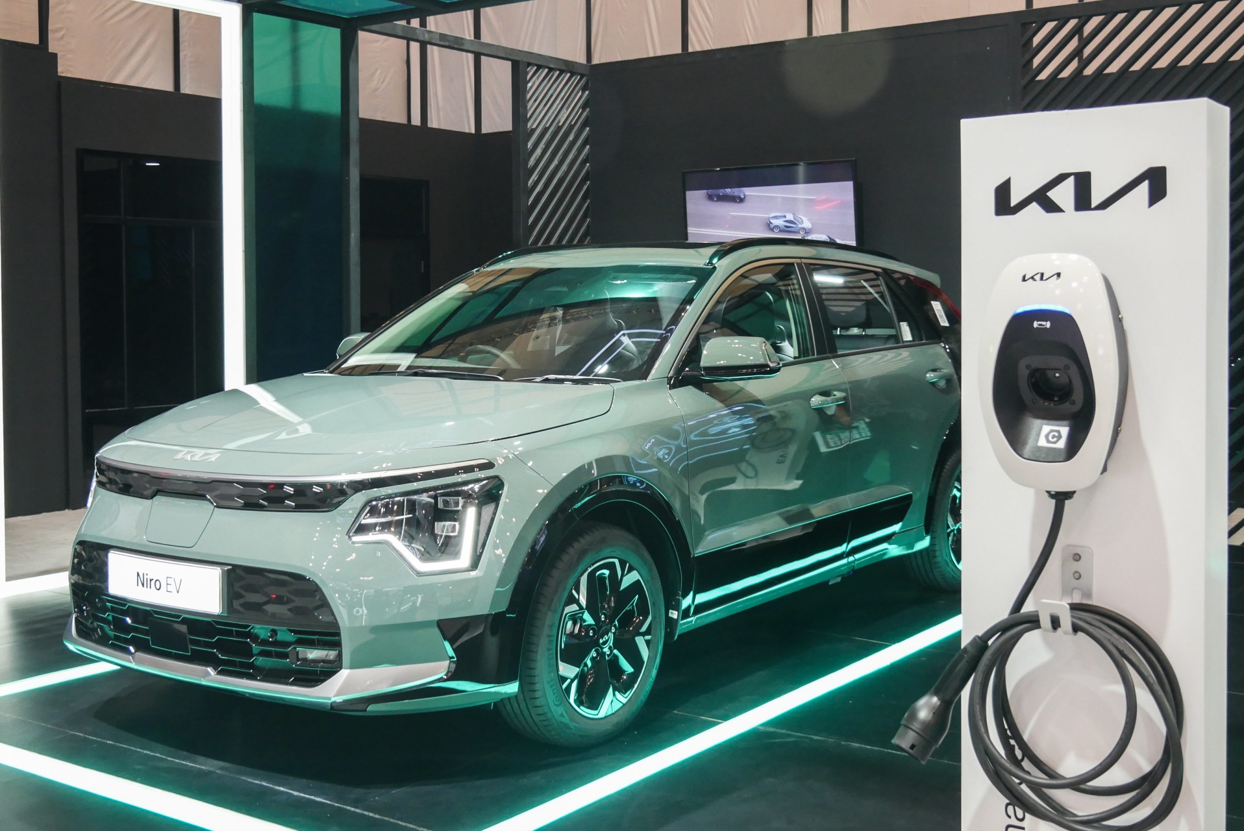 a Kia Niro EV at an auto show