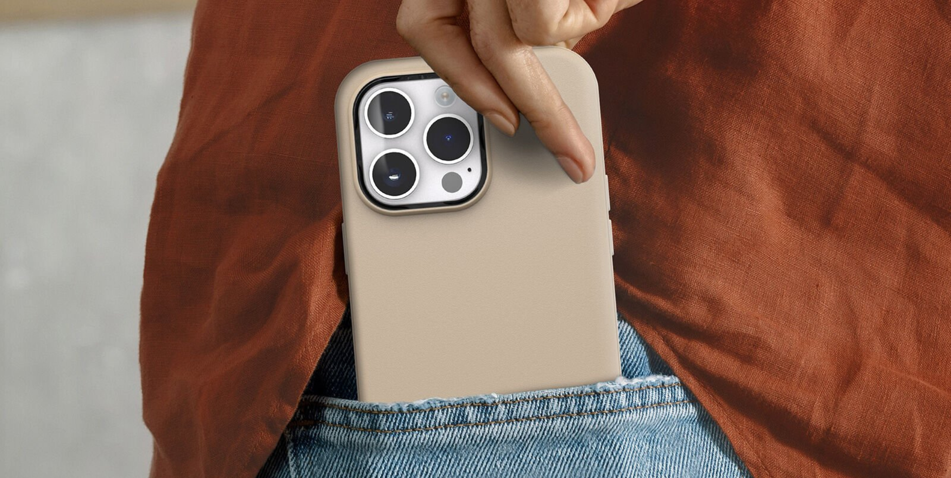 Otterbox case in tan 