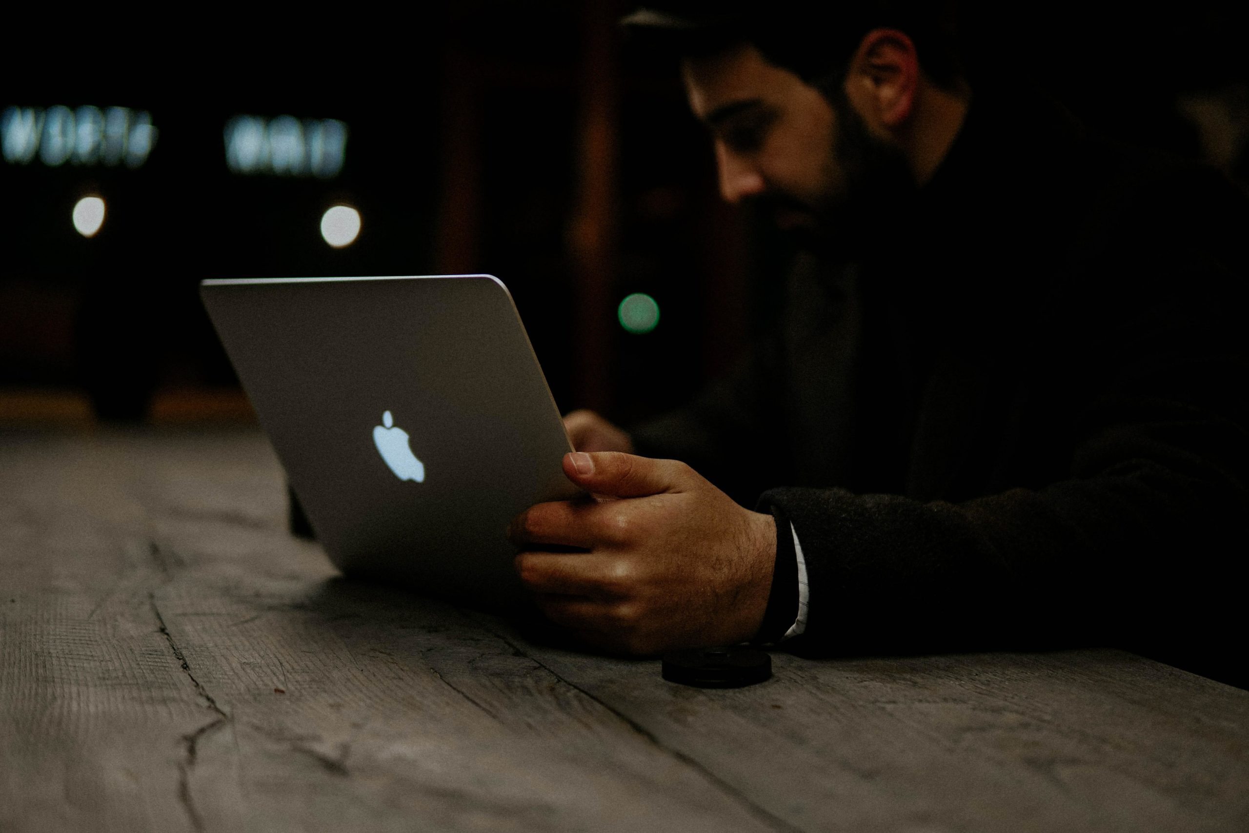 man using a macbook