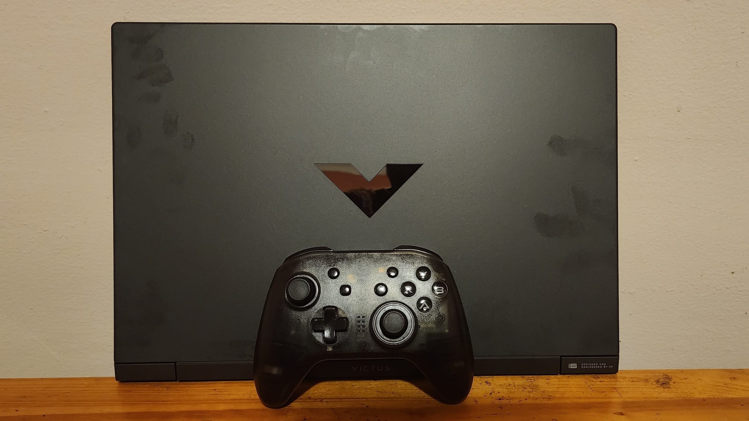 HP Victus 16 with a controller
