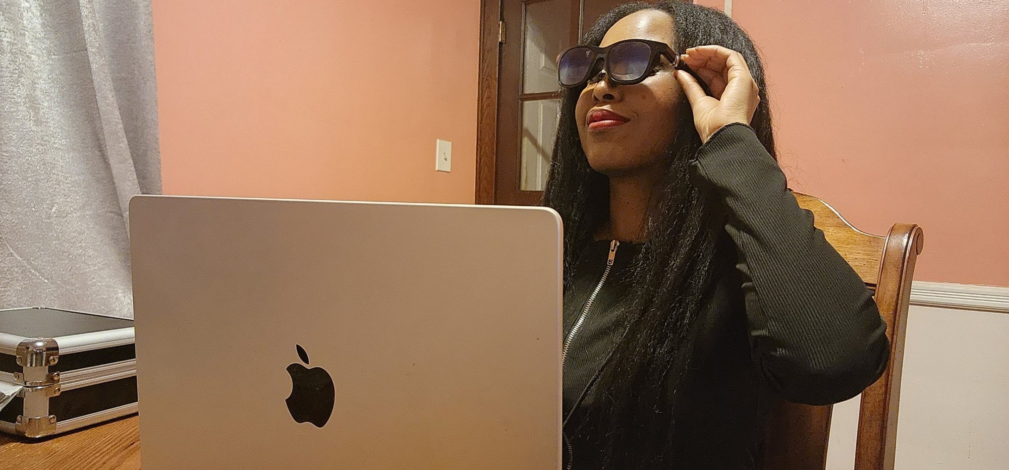Viture One XR glasses with MacBook Pro