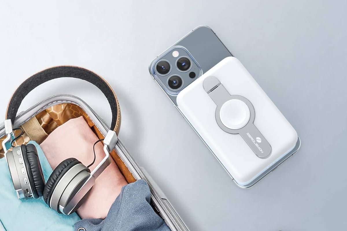 iPhone and power bank