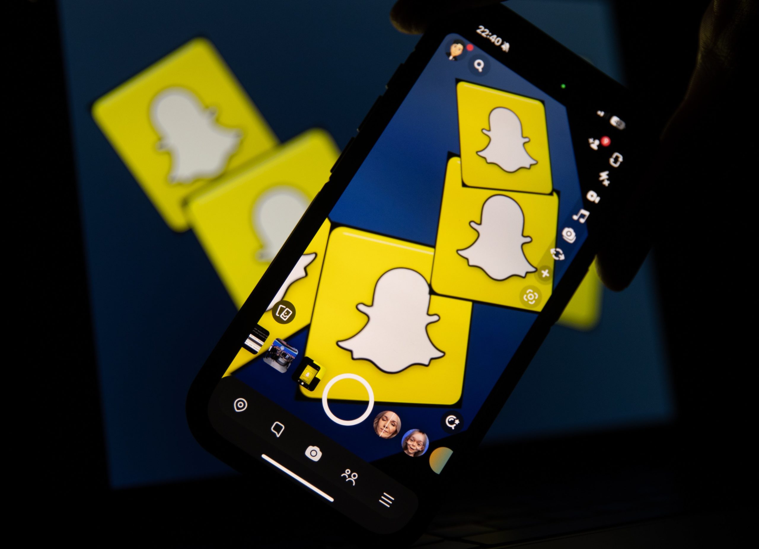 snap logos on cellphone screens