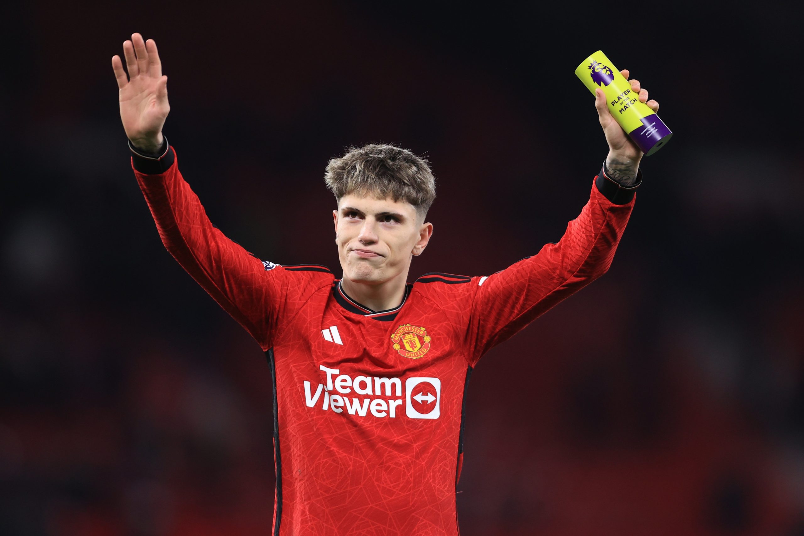 Alejandro Garnacho of Manchester United celebrates