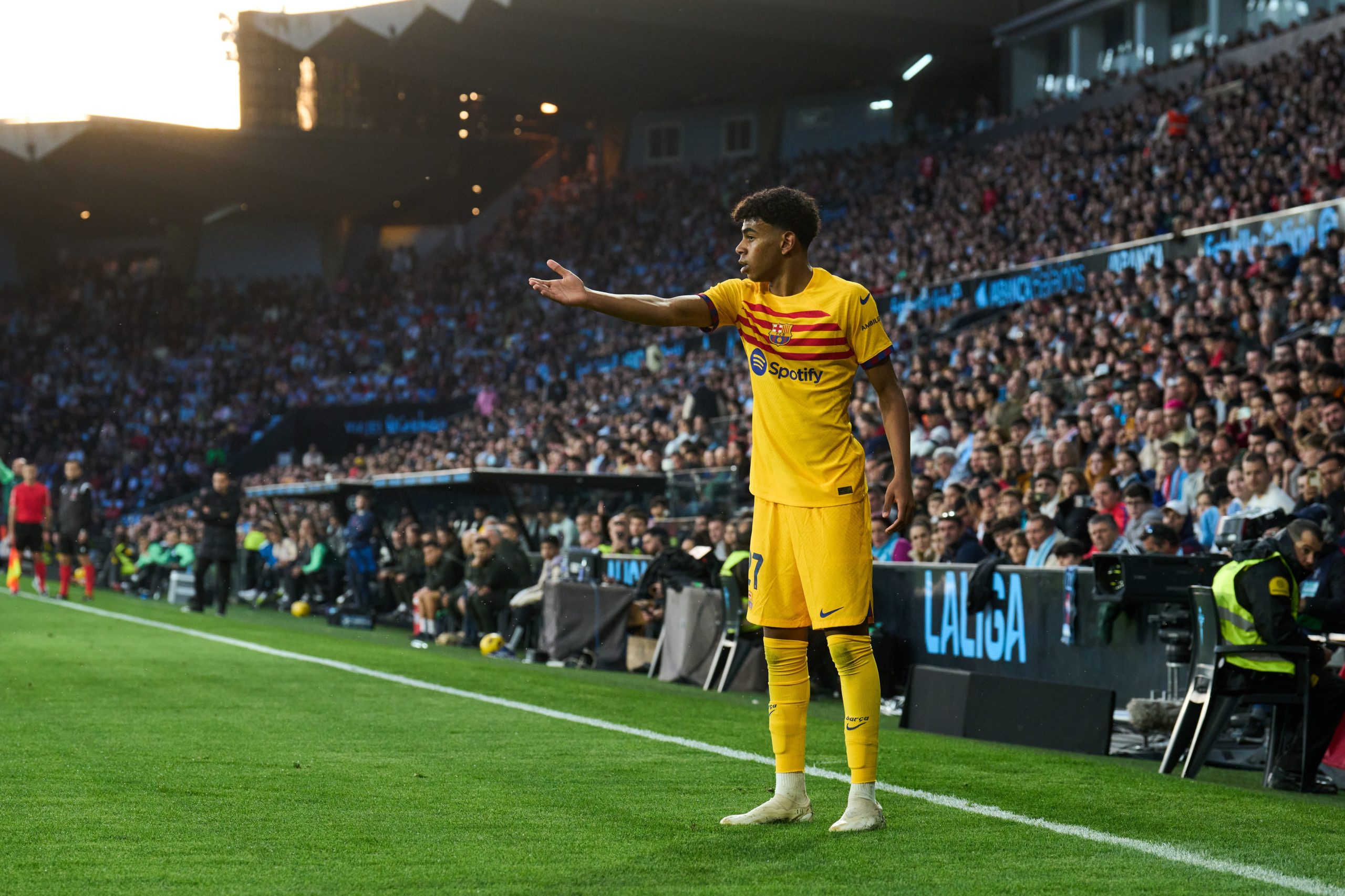 Lamine Yamal of FC Barcelona reacts