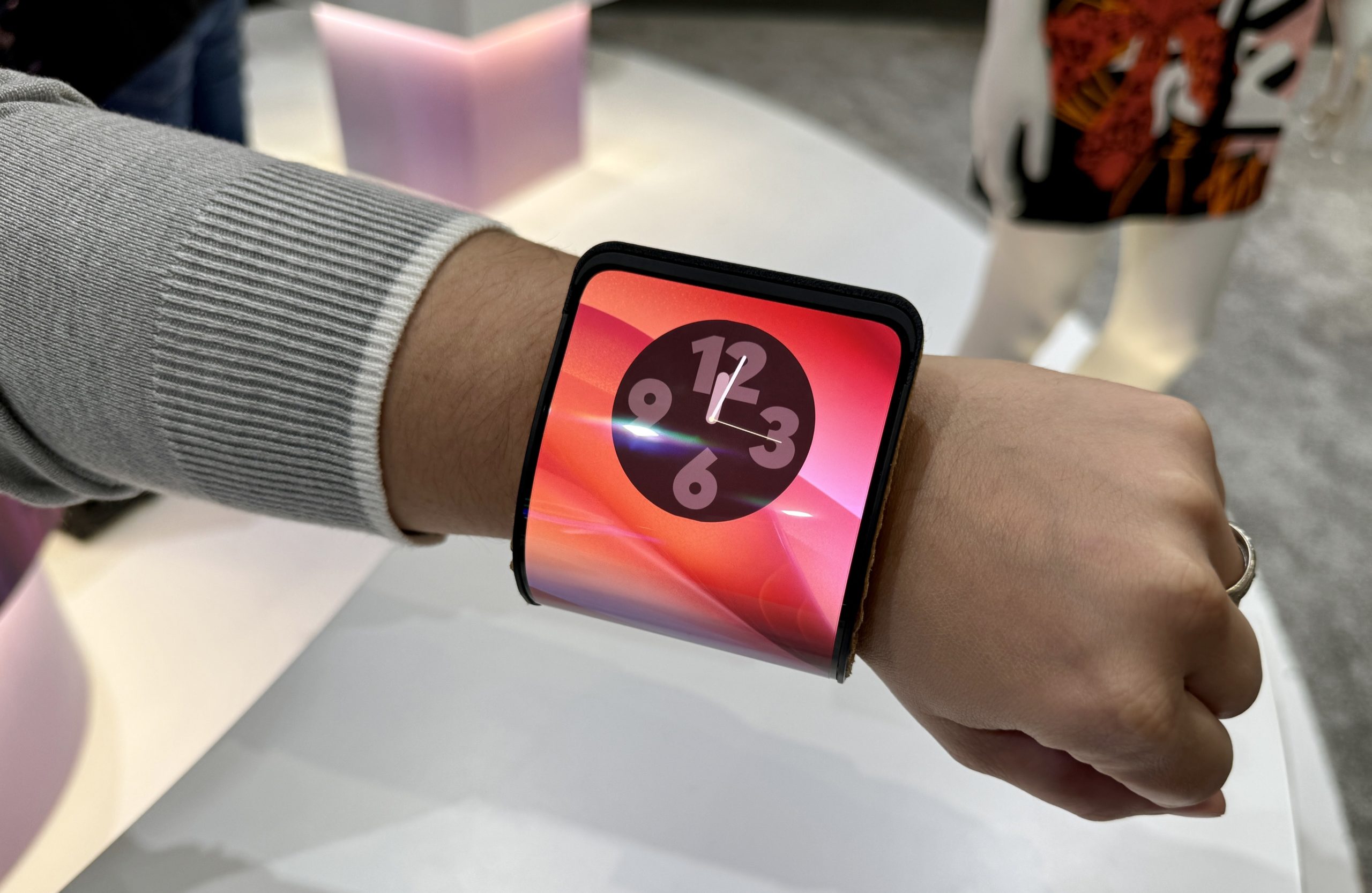 Motorola bending phone concept