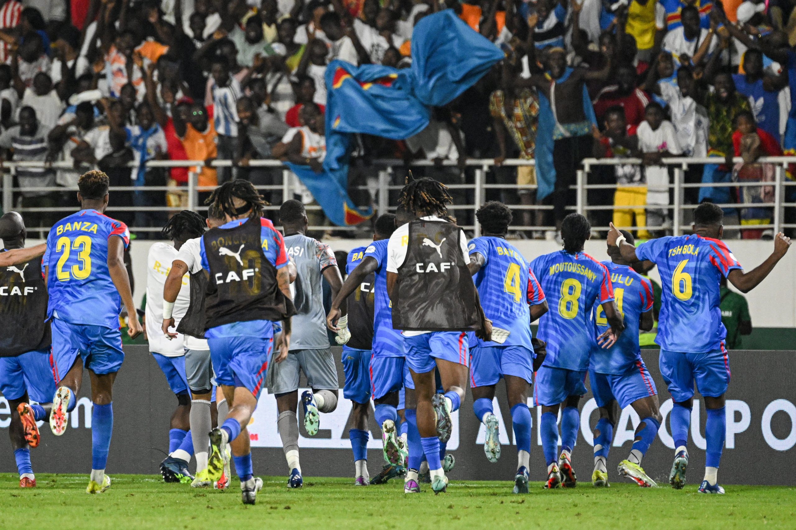 DR Congo's players celebrate after winning