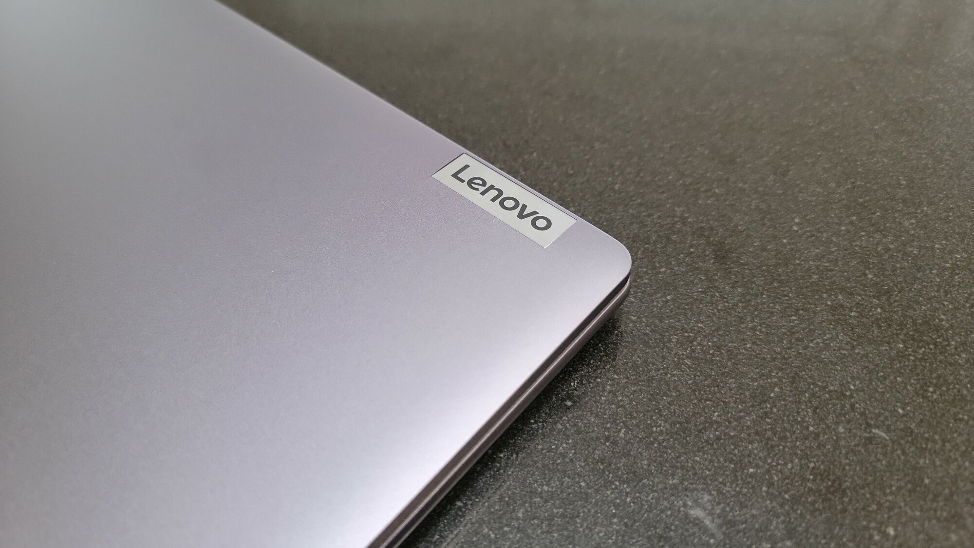 Lenovo Slim 7 14 logo on lid