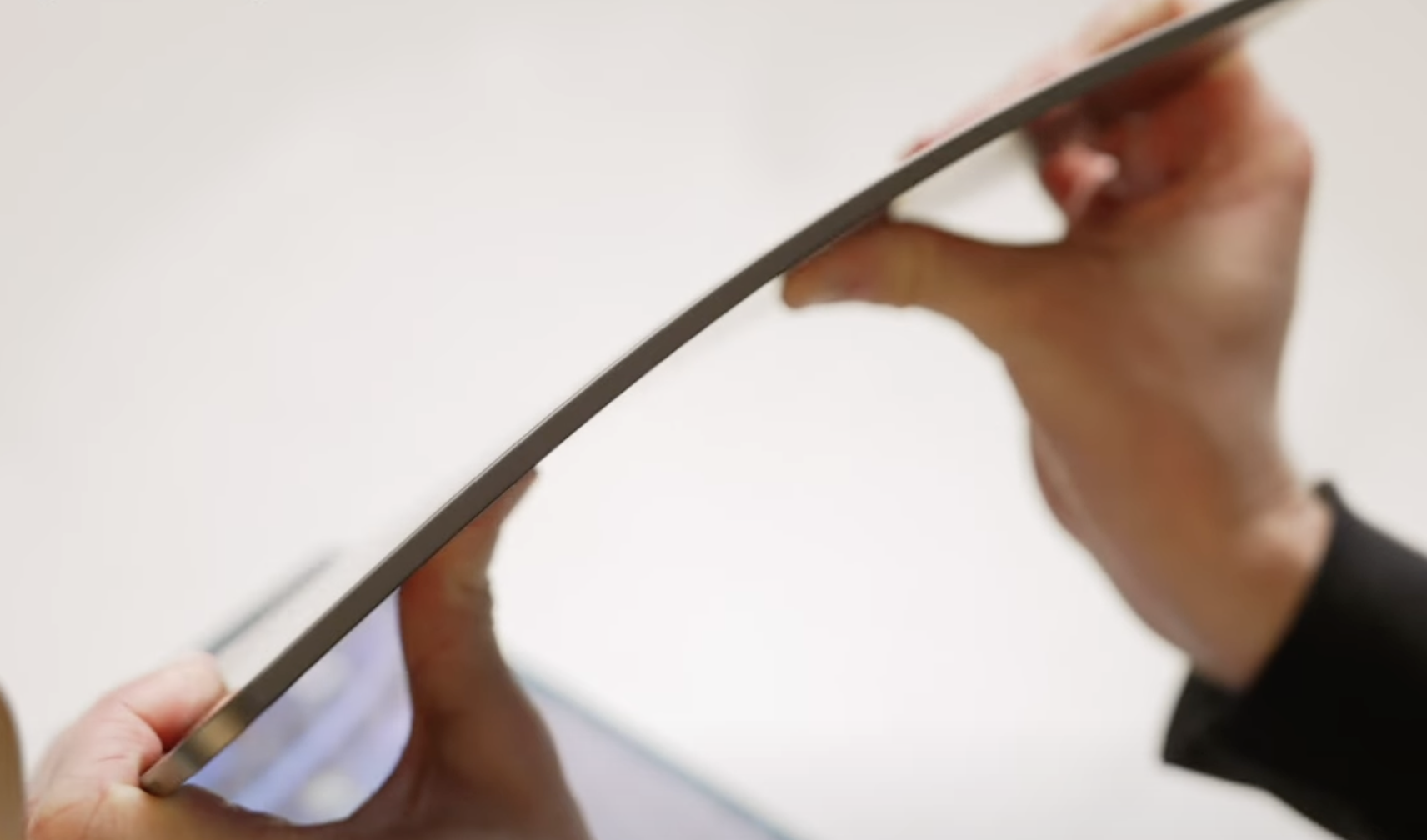 Apple iPad Pro bend test