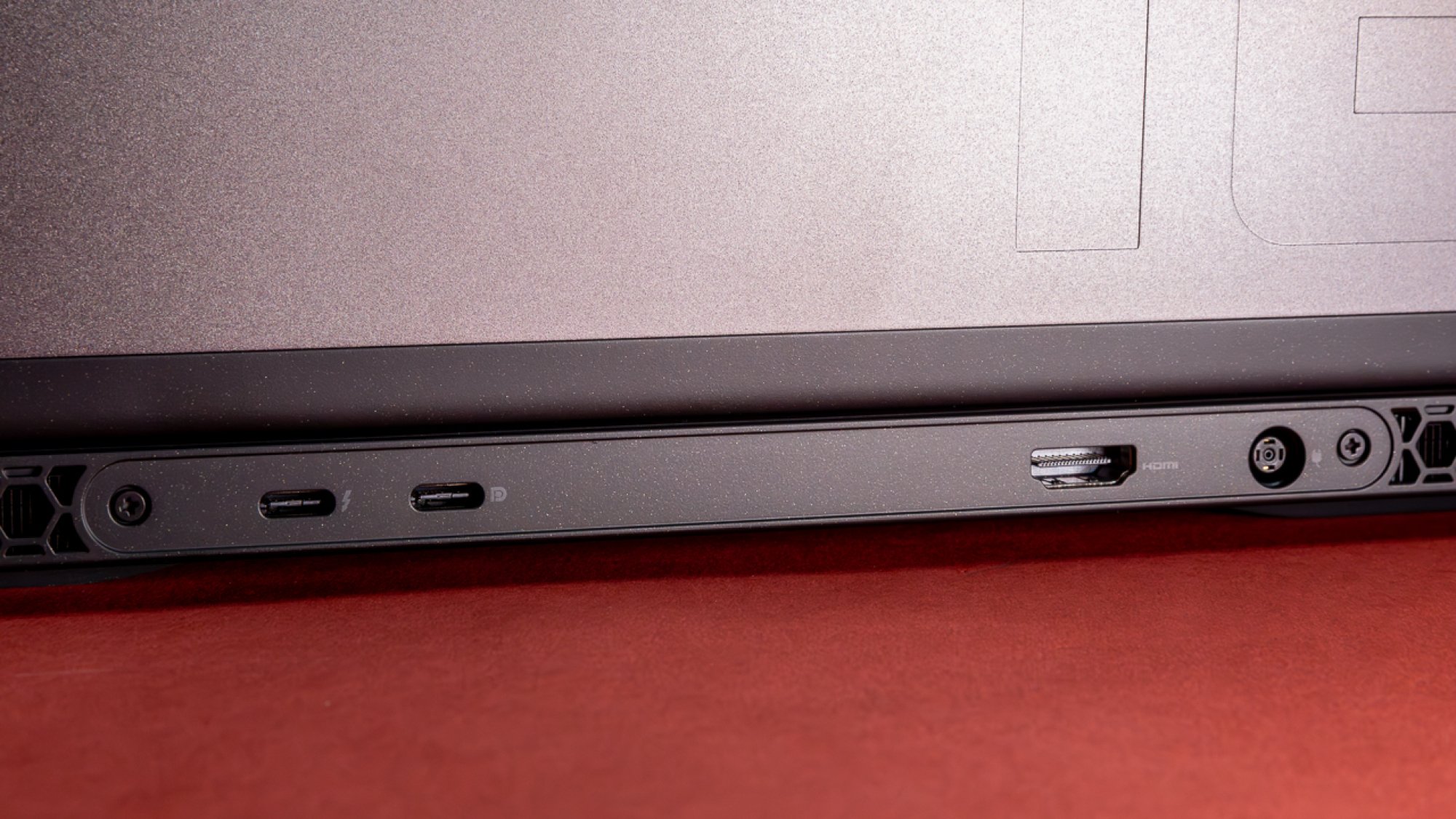 Alienware m16 r2 back hinge and ports