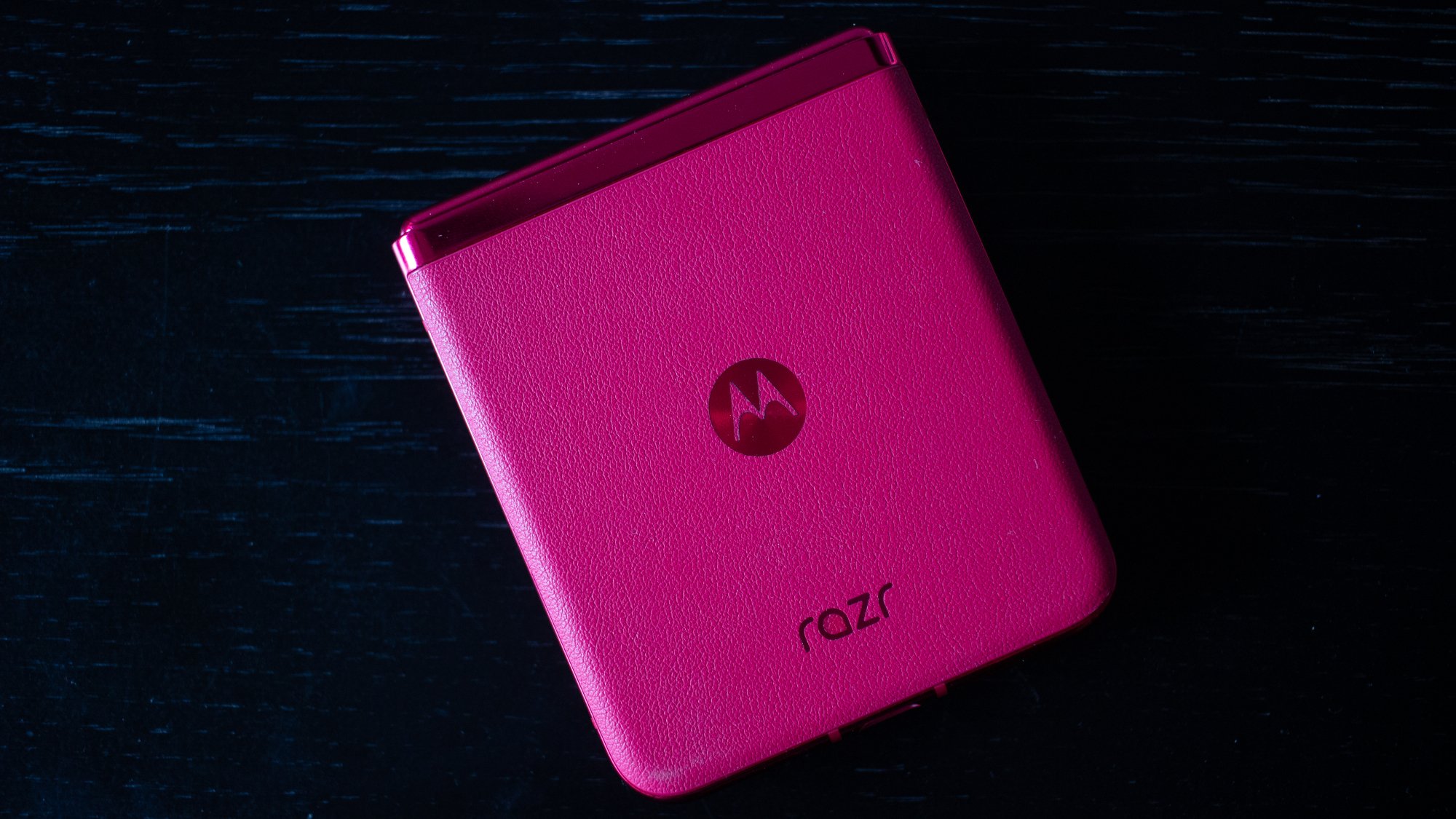 back of razr+ in viva magenta