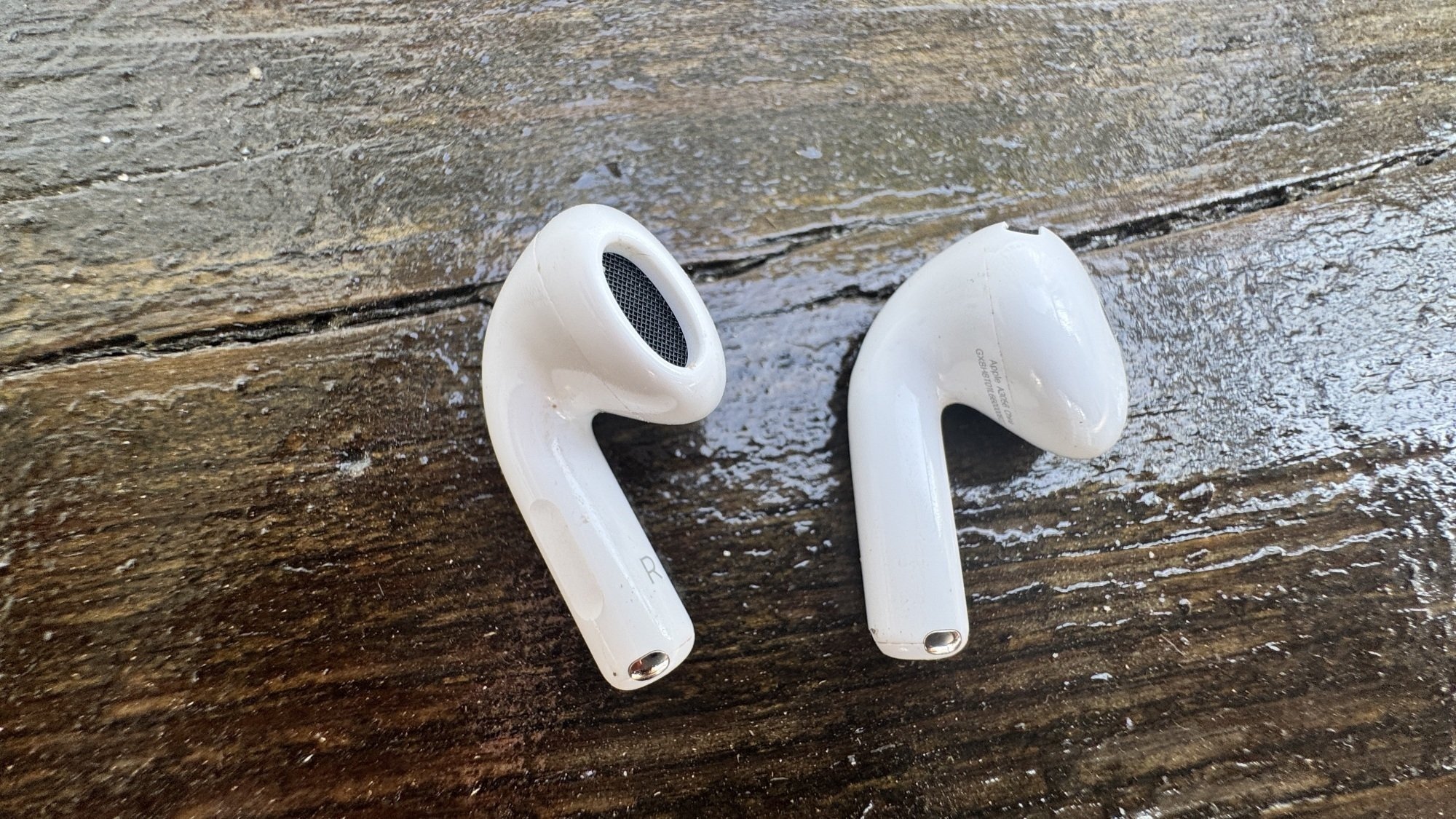 Apple AirPods 4