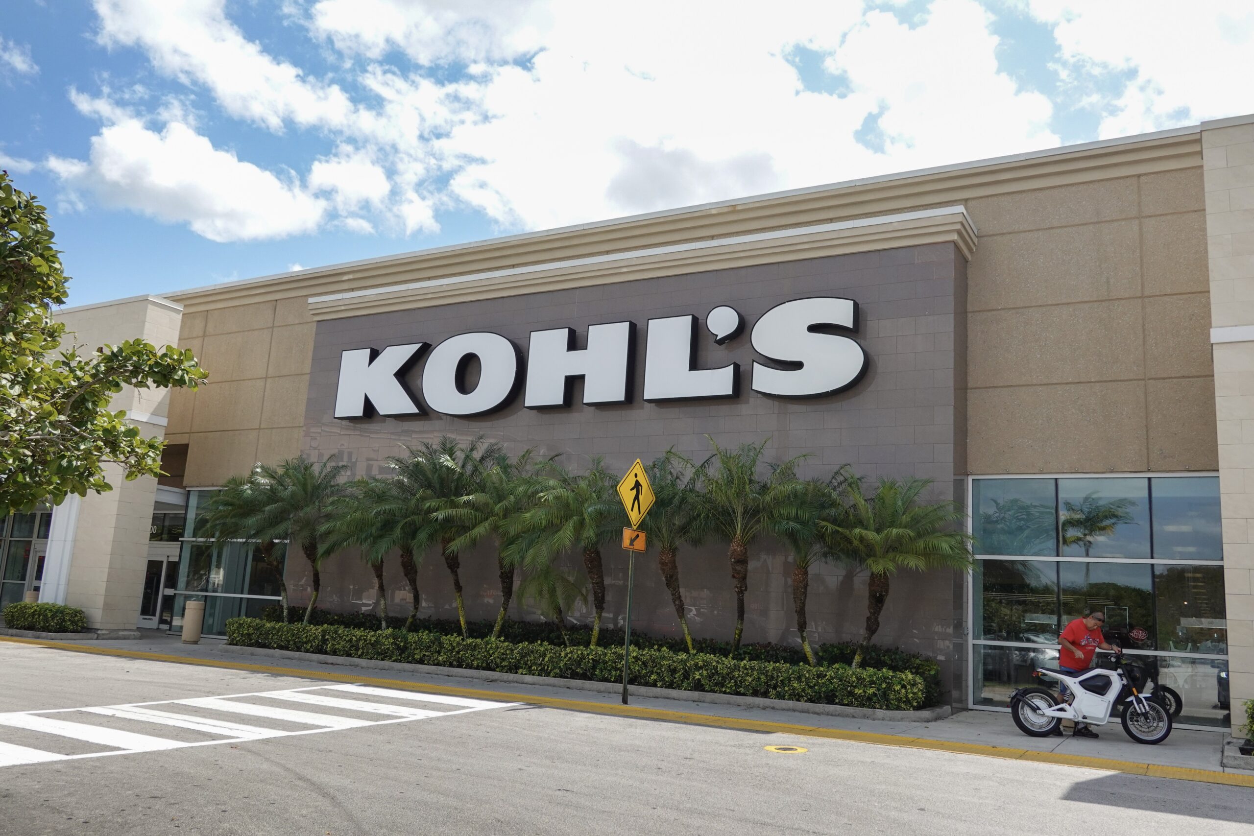 Kohl's storefront 