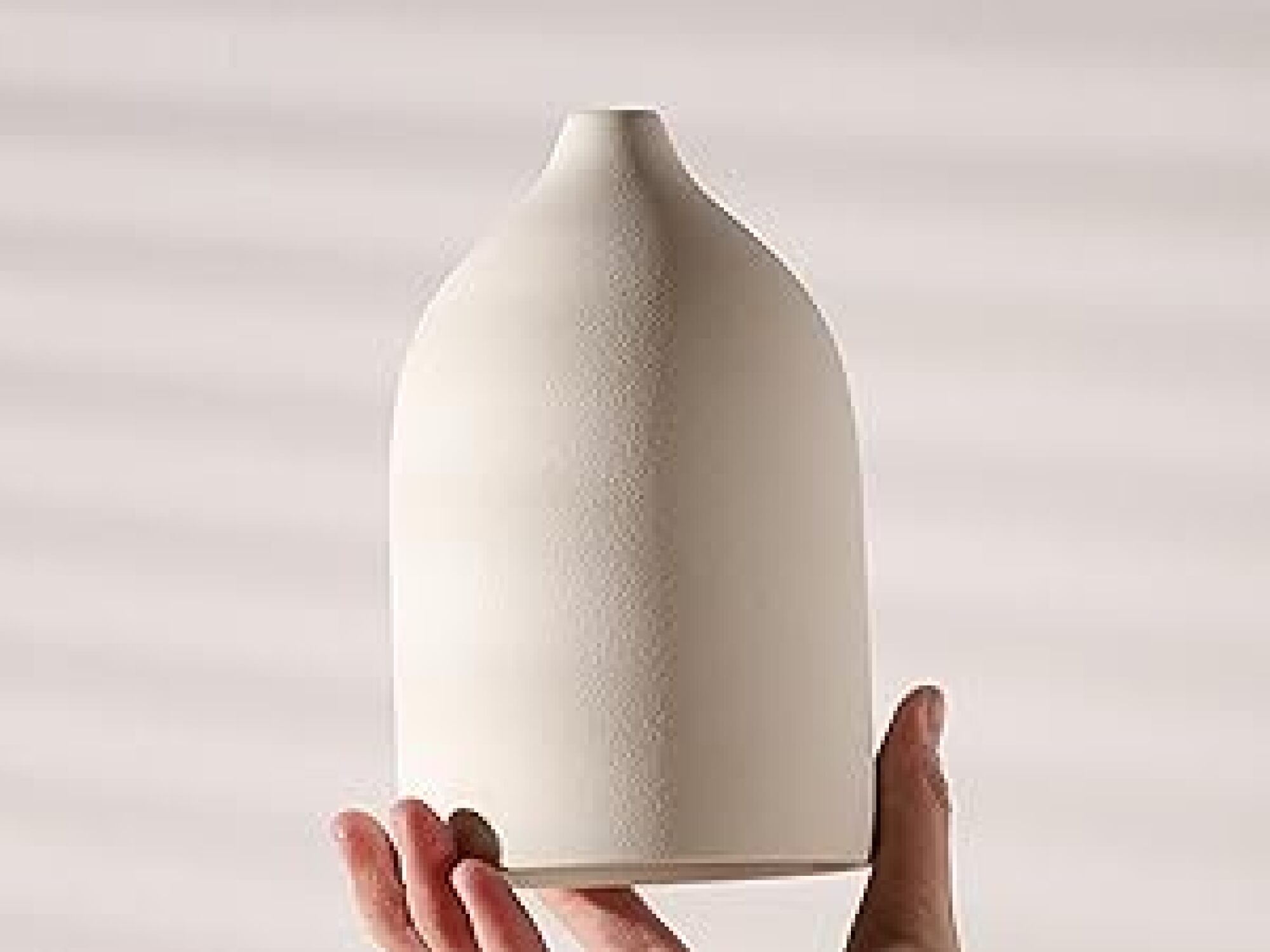 hand holding diffuser