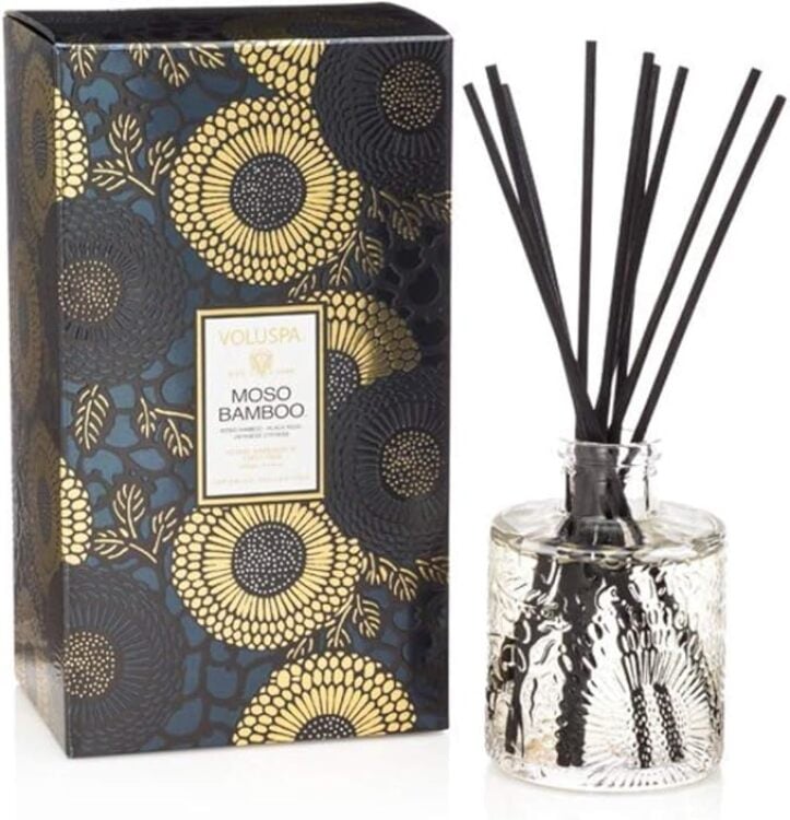 reed diffuser and box