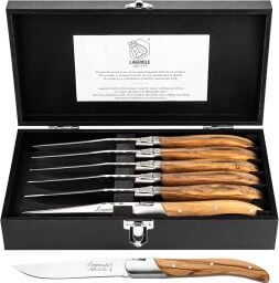 steak knives in wood box