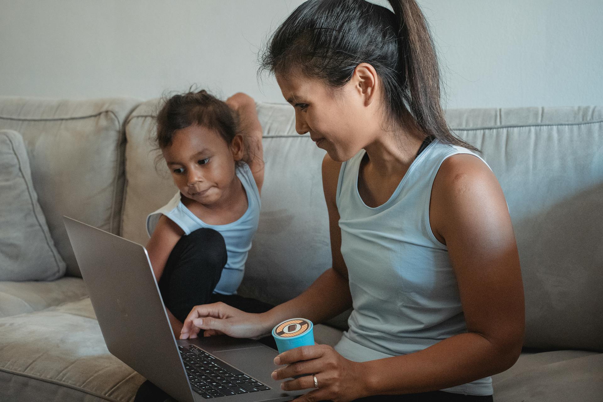 mother child at computer