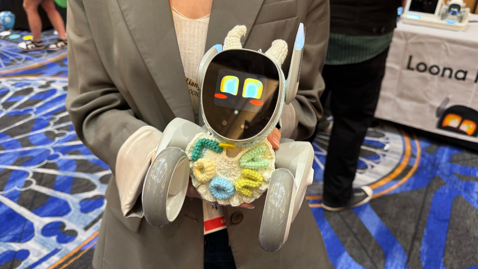 the loona petbot at ces 2025