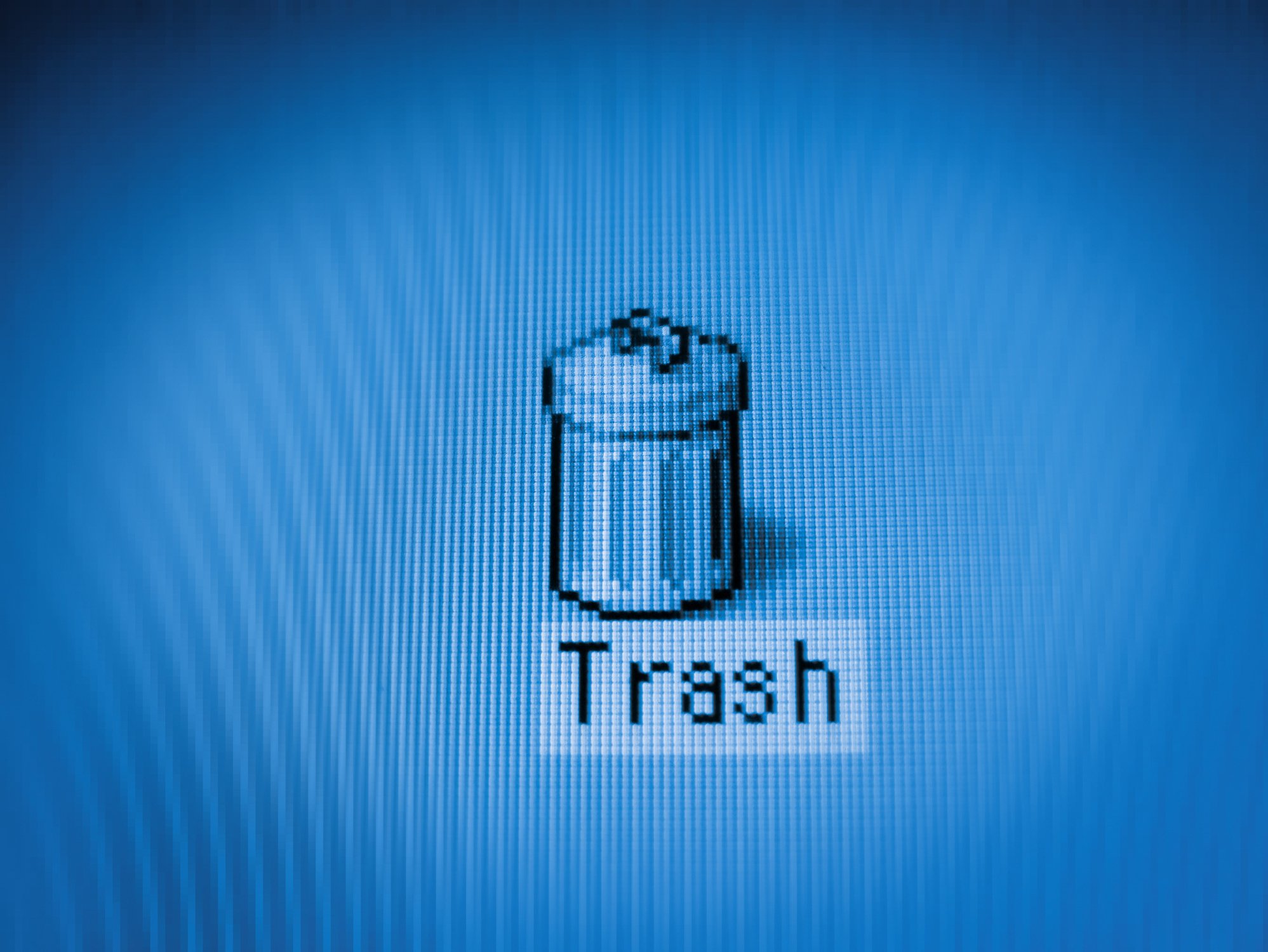 close up of the trash can icon on a computer screen