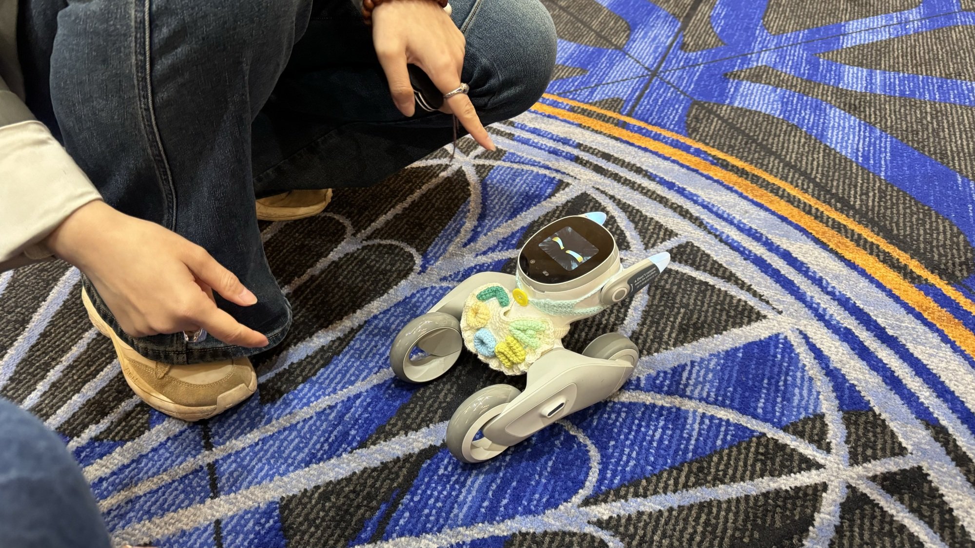 the loona petbot at ces 2025