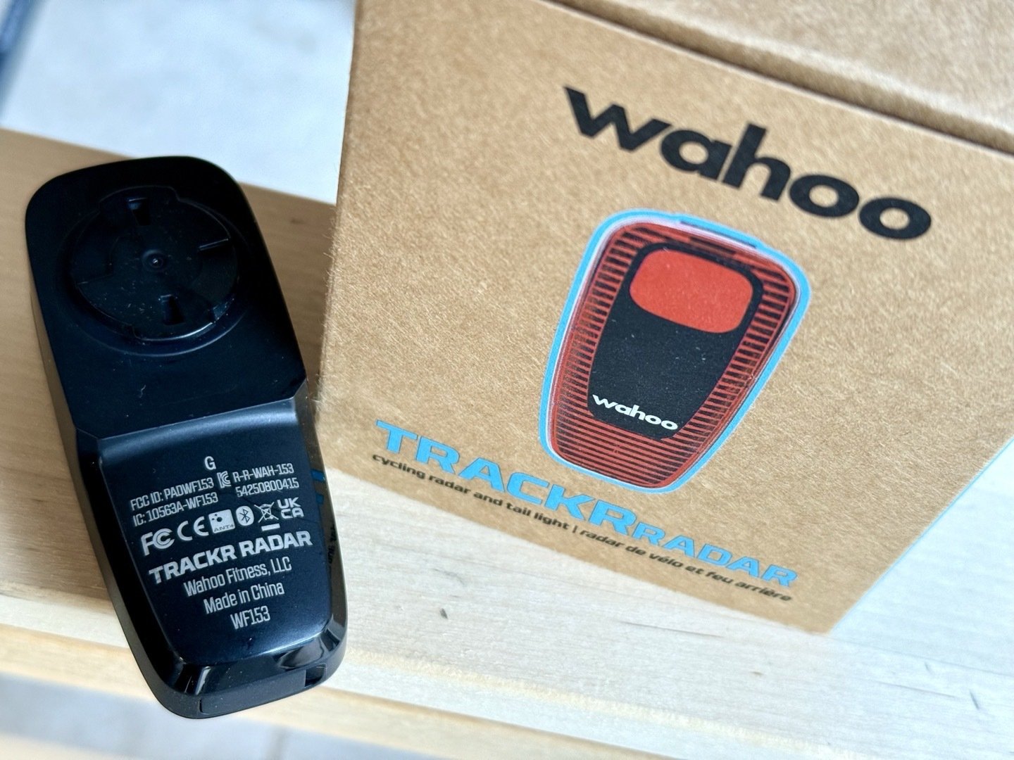 wahoo cycling trackr radar with box
