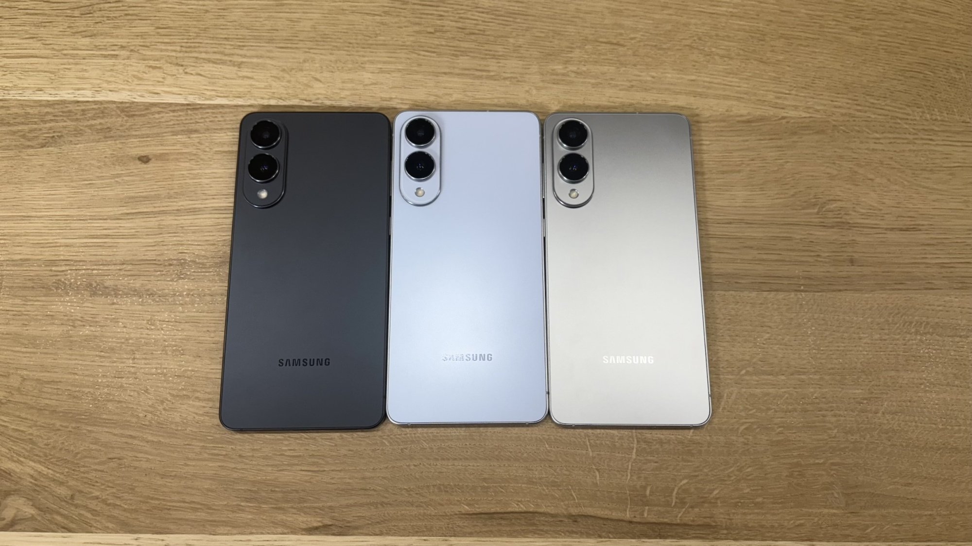 Samsung Galaxy S25 Edge in three colors