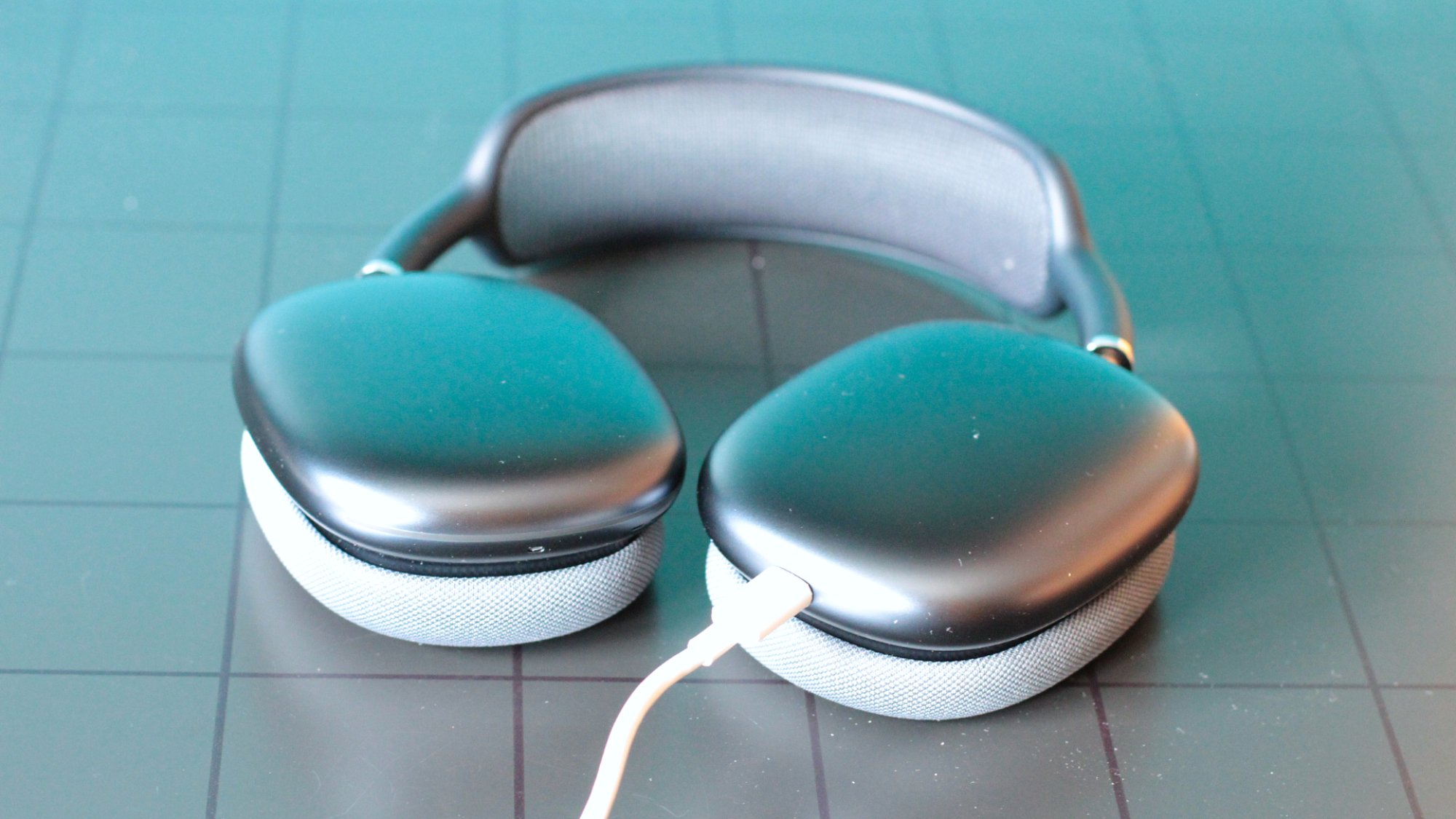 AirPods Max headphones with usb-c cable
