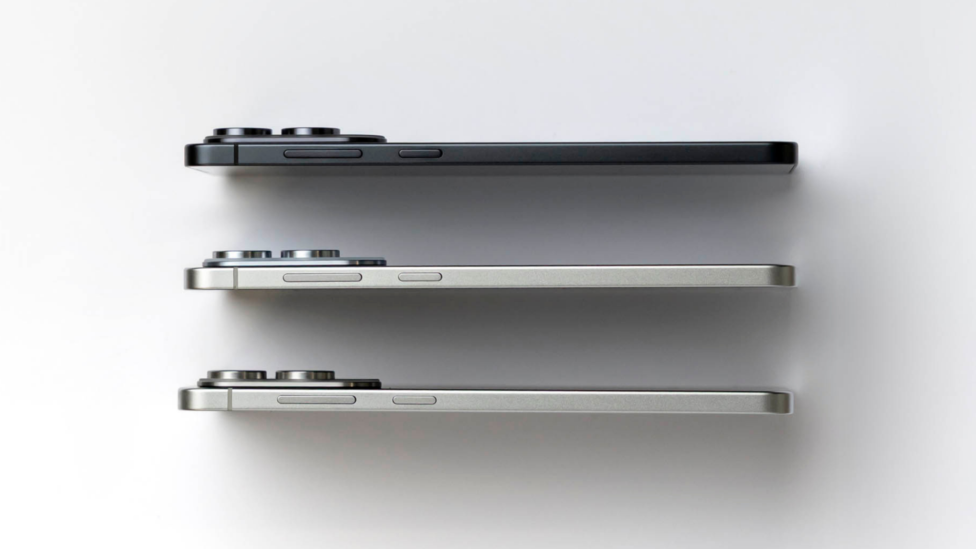 The Samsung Galaxy S25 Edge's side profile in Titanium Silver, Titanium Icyblue, and Titanium Jetblack.
