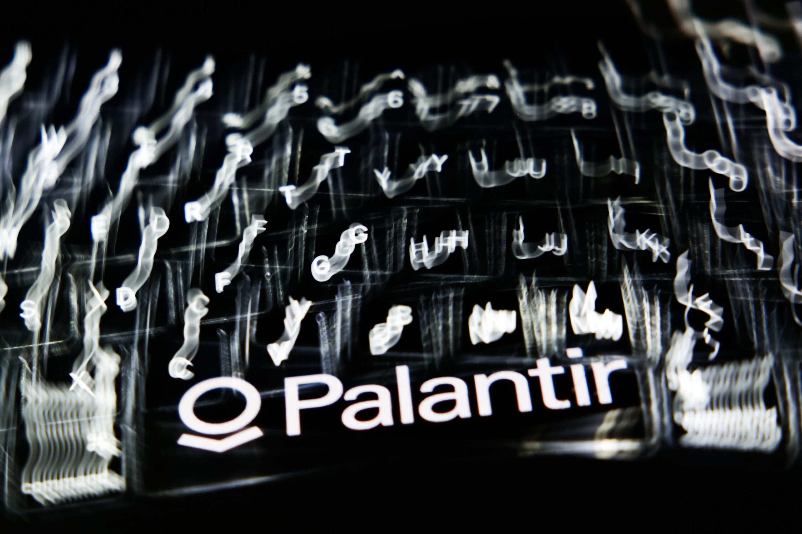 Palantir logo
